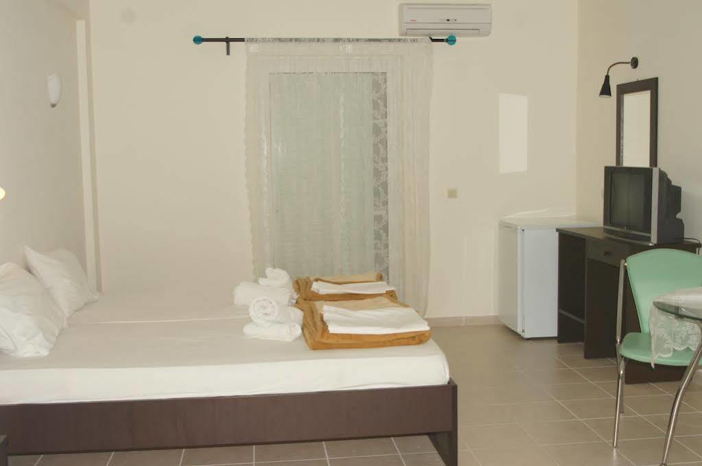 Porto Marathos Hotel Marathopoli Ngoại thất bức ảnh