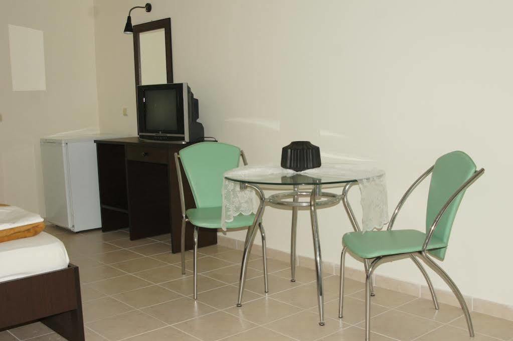 Porto Marathos Hotel Marathopoli Ngoại thất bức ảnh